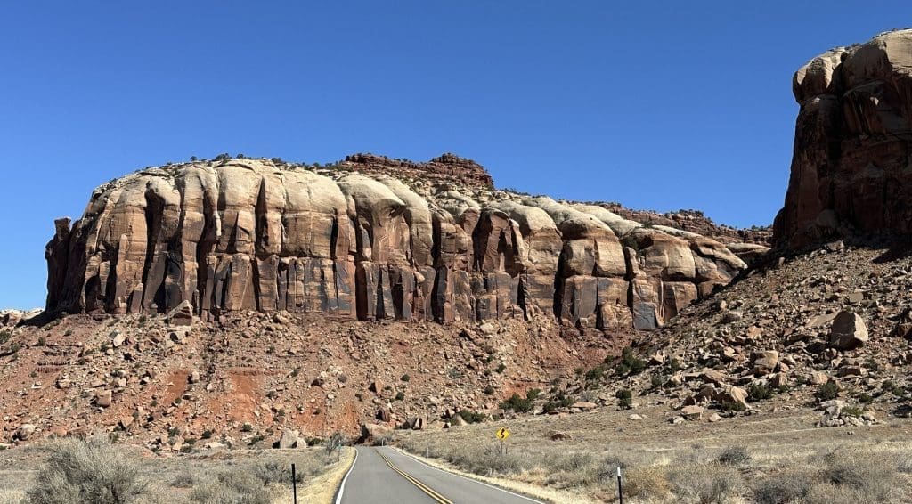 Scenery before entering Canyonlands, Needles District